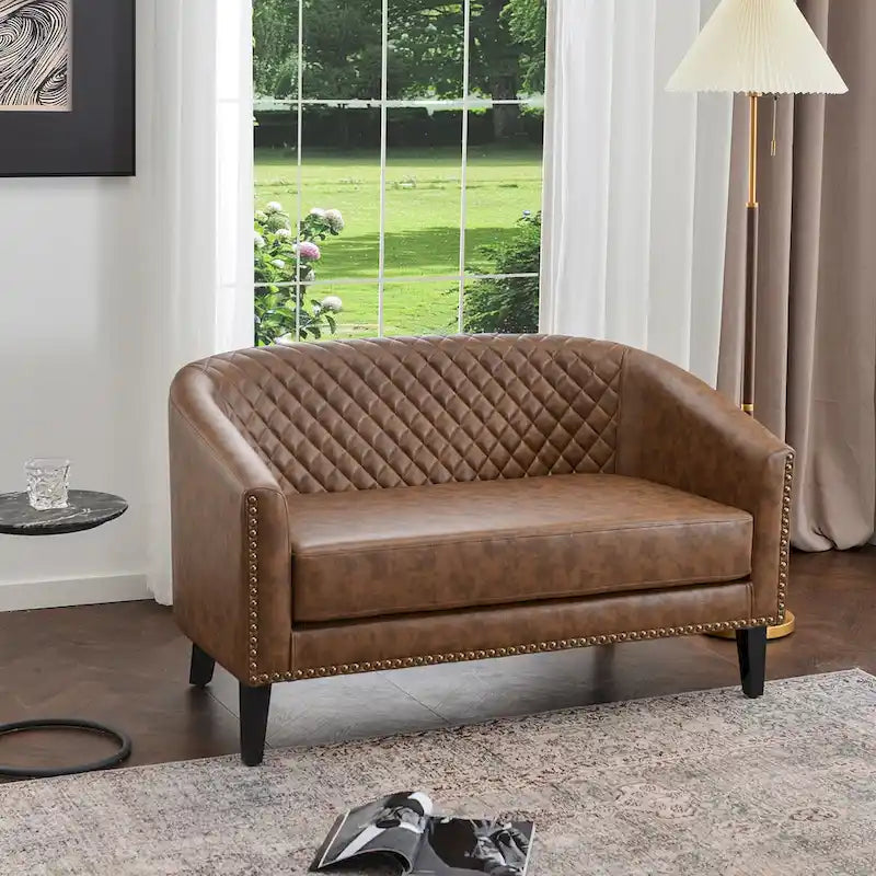Causeuse touffetée en simili-cuir en forme de tonneau de 50" avec rivets en laiton