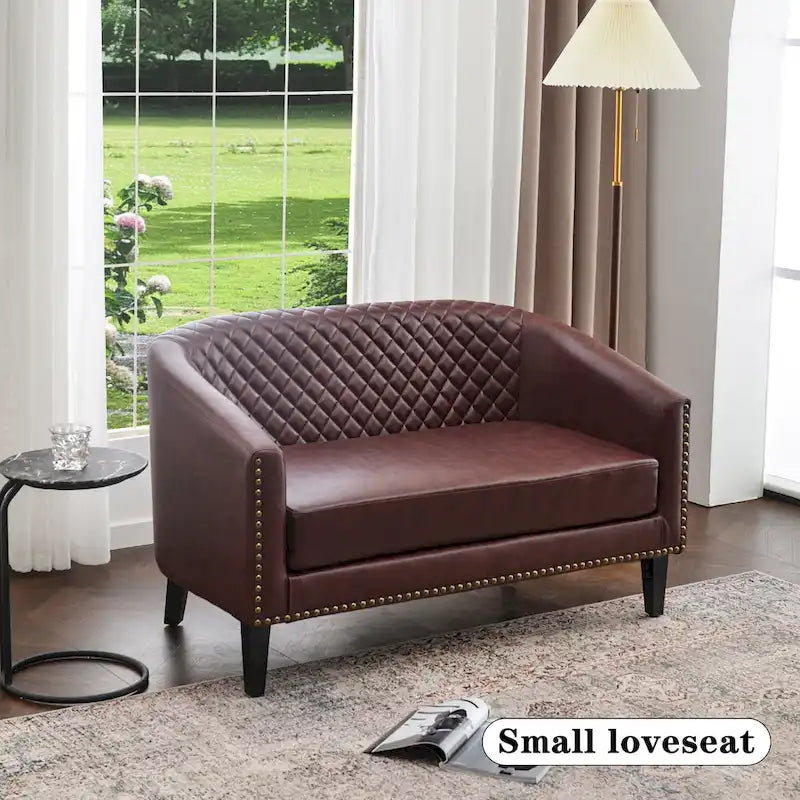Causeuse touffetée en simili-cuir en forme de tonneau de 50" avec rivets en laiton
